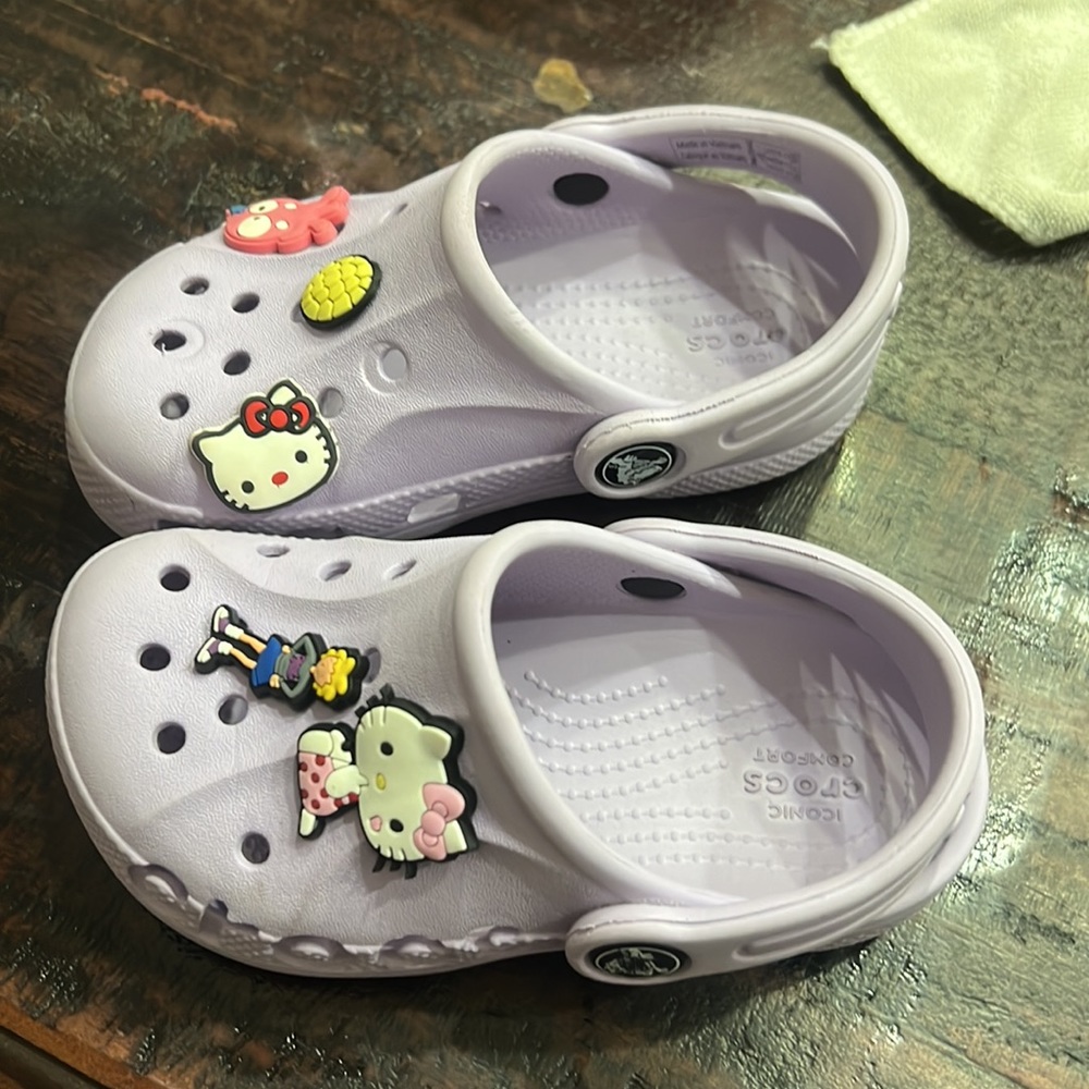 Crocs - Picture 2 of 8